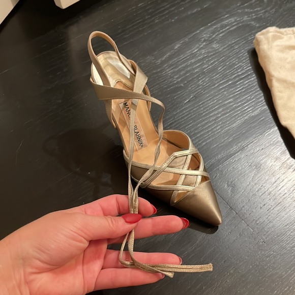 Monolo Blahnik grey and silver satin heels - Picture 3 of 6